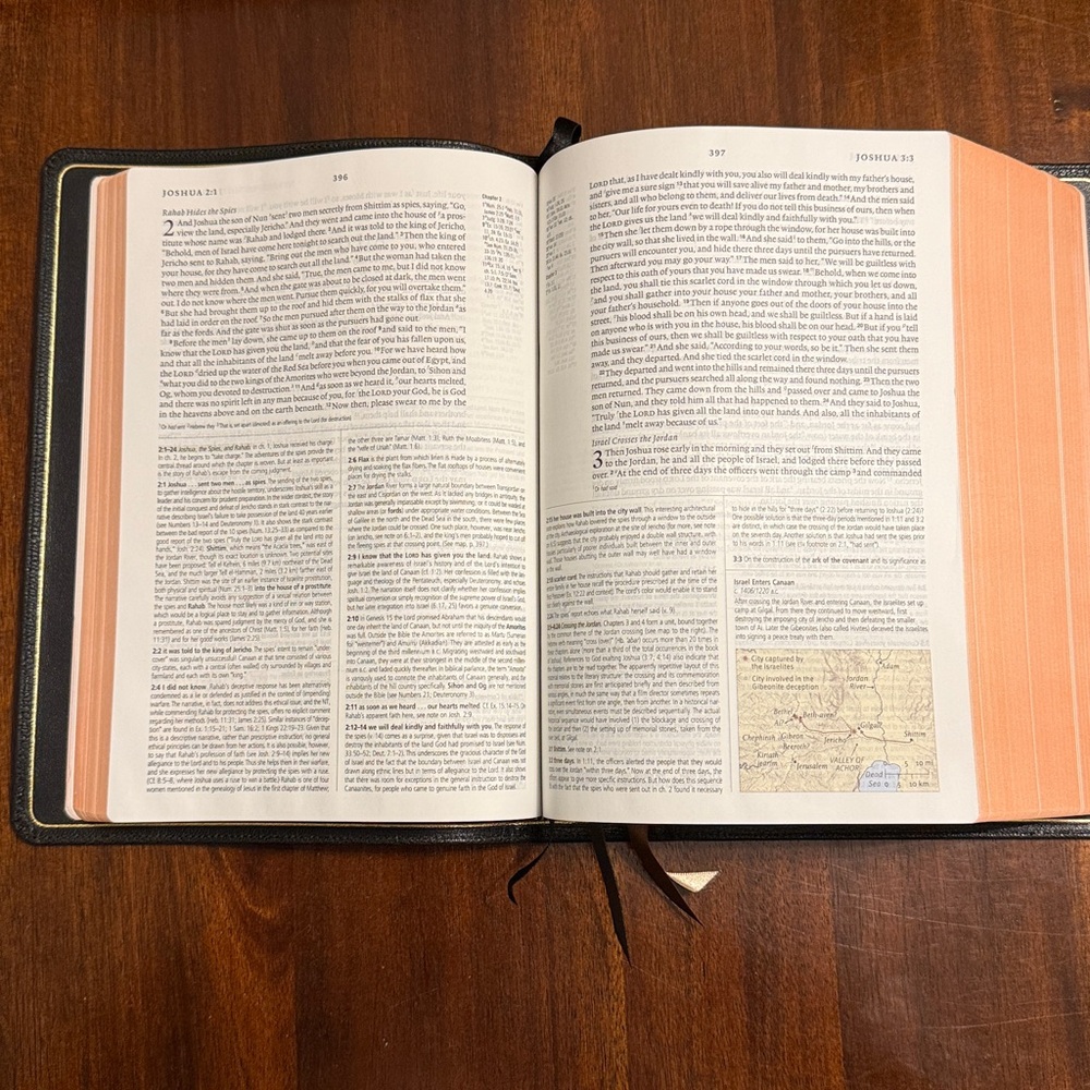 Crossway ESV Heirloom Study Bible in black goatskin - Picture 9 of 11
